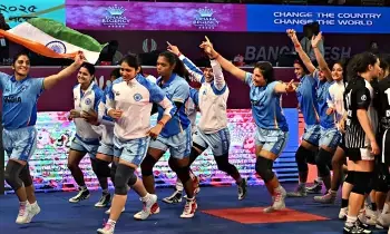 India Wins Womens Kabaddi World Cup: విమెన్స్ కబడ్డీ వరల్డ్ కప్ నెగ్గిన ఇండియా వరుసగా రెండోసారి ట్రోఫీ కైవసం India Wins Womens Kabaddi World Cup: విమెన్స్ కబడ్డీ వరల్డ్ కప్ నెగ్గిన ఇండియా వరుసగా రెండోసారి ట్రోఫీ కైవసం