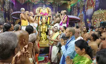 Kalki on Ashvavahana: అశ్వవాహనంపై కల్కి అలంకారంలో శ్రీ పద్మావతి అమ్మవారు Kalki on Ashvavahana: అశ్వవాహనంపై కల్కి అలంకారంలో శ్రీ పద్మావతి అమ్మవారు