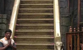 18 Steps at Sabarimala Temple: శబరిమలలోని 18 మెట్లకు ఉన్న విశిష్టత ఏంటి?