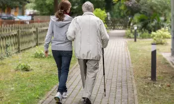 Post-Meal Habit: భోజనం తర్వాత ఈ అలవాటుతో ఆరోగ్యానికి తిరుగులేని ప్రయోజనాలు Post-Meal Habit: భోజనం తర్వాత ఈ అలవాటుతో ఆరోగ్యానికి తిరుగులేని ప్రయోజనాలు