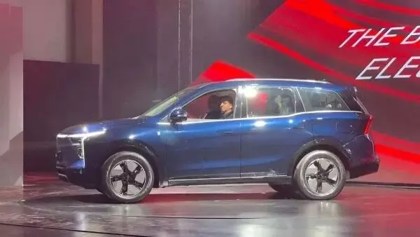 Mahindra XEV 9S : 679 కి.మీ రేంజ్, 202కిమీ టాప్-స్పీడ్.. మార్కెట్లోకి మహీంద్రా XEV 9S Mahindra XEV 9S : 679 కి.మీ రేంజ్, 202కిమీ టాప్-స్పీడ్.. మార్కెట్లోకి మహీంద్రా XEV 9S