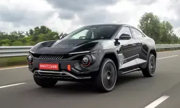 Mahindra BE 6 Formula E : మార్కెట్లో కొత్త సంచలనం..స్పోర్టీ లుక్తో మహీంద్రా BE 6 ఫార్ములా E ఎడిషన్ Mahindra BE 6 Formula E : మార్కెట్లో కొత్త సంచలనం..స్పోర్టీ లుక్తో మహీంద్రా BE 6 ఫార్ములా E ఎడిషన్