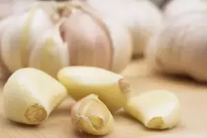 Green Garlic A Natural Remedy for Health: ఆరోగ్యానికి రామబాణం పచ్చి వెల్లుల్లి.. ప్రతి రోజూ తింటే అద్భుత ప్రయోజనాలు..