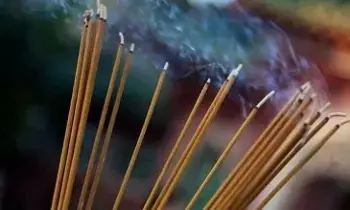 Cancer Risk Linked to Incense Stick Smoke: అగరబత్తీల వాసనతో క్యాన్సర్.. తస్మాత్ జాగ్రత్త!