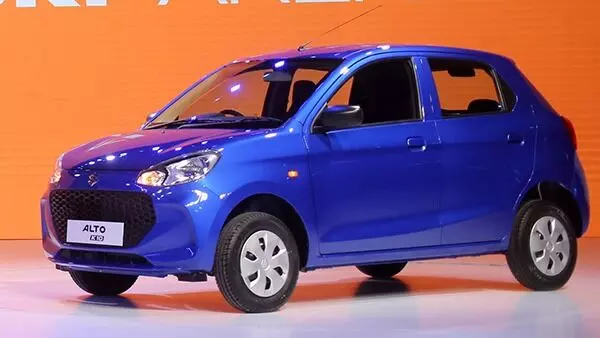 Top Budget Cars : రూ.30వేల జీతం ఉన్న వాళ్లు కొనుగోలు చేయగలిగే 5సీటర్ కార్లు ఇవే