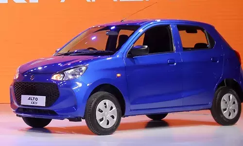 Top Budget Cars : రూ.30వేల జీతం ఉన్న వాళ్లు కొనుగోలు చేయగలిగే 5సీటర్ కార్లు ఇవే