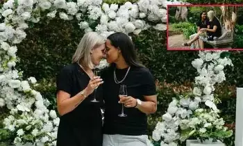 South African women’s cricket all-rounder Chloe Tryon: గర్ల్ ఫ్రెండ్ తో  మహిళా క్రికెటర్ ఎంగేజ్ మెంట్