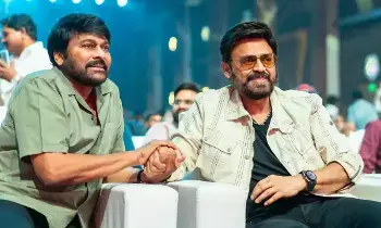 Chiru-Venky Song Filmed: 500 మంది డ్యాన్సర్లతో భారీ సెట్ లో..చిరు వెంకీ సాంగ్ Chiru-Venky Song Filmed: 500 మంది డ్యాన్సర్లతో భారీ సెట్ లో..చిరు వెంకీ సాంగ్