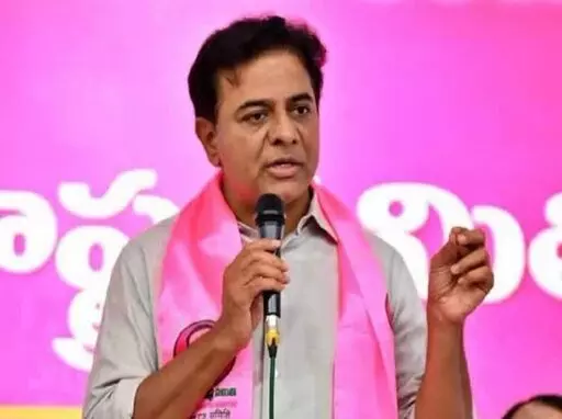 KTR: హిల్ట్ భూముల విషయంలో బీఆర్ఎస్ పోరాటం.. ప్రభుత్వానికి సవాలు! KTR: హిల్ట్ భూముల విషయంలో బీఆర్ఎస్ పోరాటం.. ప్రభుత్వానికి సవాలు!