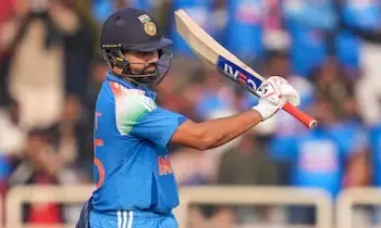 Rohit Sharma Nears Another Major Milestone: చరిత్రకు 41 పరుగులు...మరో మైలురాయికి దగ్గరలో రోహిత్ శర్మ! Rohit Sharma Nears Another Major Milestone: చరిత్రకు 41 పరుగులు...మరో మైలురాయికి దగ్గరలో రోహిత్ శర్మ!