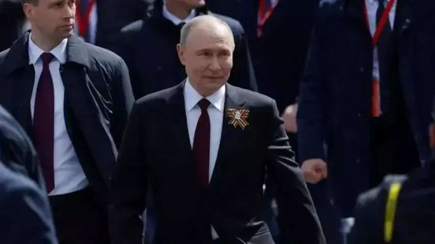 Vladimir Putin Net Worth : రష్యా అధ్యక్షుడి సంపద ఎంతో తెలుసా ? టాయిలెట్ బ్రష్ ధర కూడా లక్షల్లోనే Vladimir Putin Net Worth : రష్యా అధ్యక్షుడి సంపద ఎంతో తెలుసా ? టాయిలెట్ బ్రష్ ధర కూడా లక్షల్లోనే