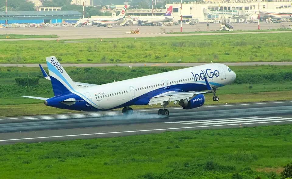 IndiGo Flights Delays: ఇండిగో ఫ్లైట్స్ లో 66% ఆలస్యం.. ప్రతి మూడు విమానాల్లో రెండు లేట్.. IndiGo Flights Delays: ఇండిగో ఫ్లైట్స్ లో 66% ఆలస్యం.. ప్రతి మూడు విమానాల్లో రెండు లేట్..