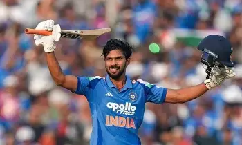 Gaikwad Achieves Rare Milestone: కెరీర్లో తొలి సెంచరీతో గైక్వాడ్ అరుదైన ఘనత Gaikwad Achieves Rare Milestone: కెరీర్లో తొలి సెంచరీతో గైక్వాడ్ అరుదైన ఘనత