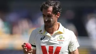 Starc Stunner: స్టార్క్ సంచలనం: వరుసగా మూడు టెస్టుల్లో ఆరు వికెట్ల ఫీట్! Starc Stunner: స్టార్క్ సంచలనం: వరుసగా మూడు టెస్టుల్లో ఆరు వికెట్ల ఫీట్!