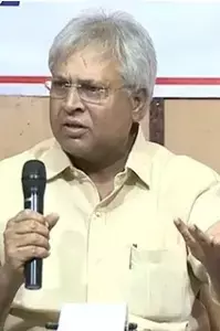 Undavalli Arun Kumar Slams: ఉండవల్లి అరుణ్ కుమార్ స్పందన: కోనసీమ కొబ్బరి వ్యాఖ్యలకు పవన్‌పై తీవ్ర విమర్శ.. టెర్రరిస్టులను కాల్చివేయాలి!