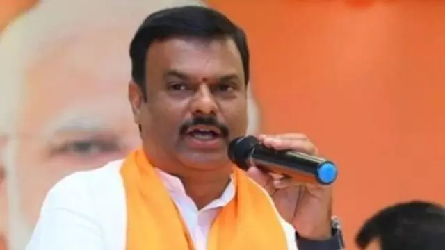 PVN Madhav: పరకామణి చోరీ కేసులో రాజీకి భాజపా తీవ్ర వ్యతిరేకత: “దేవుడి సొమ్ముపై ఎటువంటి సెటిల్మెంట్ రాదు” – పీవీఎన్ మాధవ్ స్పష్టం PVN Madhav: పరకామణి చోరీ కేసులో రాజీకి భాజపా తీవ్ర వ్యతిరేకత: “దేవుడి సొమ్ముపై ఎటువంటి సెటిల్మెంట్ రాదు” – పీవీఎన్ మాధవ్ స్పష్టం