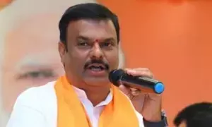 PVN Madhav: పరకామణి చోరీ కేసులో రాజీకి భాజపా తీవ్ర వ్యతిరేకత: “దేవుడి సొమ్ముపై ఎటువంటి సెటిల్మెంట్ రాదు” – పీవీఎన్ మాధవ్ స్పష్టం PVN Madhav: పరకామణి చోరీ కేసులో రాజీకి భాజపా తీవ్ర వ్యతిరేకత: “దేవుడి సొమ్ముపై ఎటువంటి సెటిల్మెంట్ రాదు” – పీవీఎన్ మాధవ్ స్పష్టం