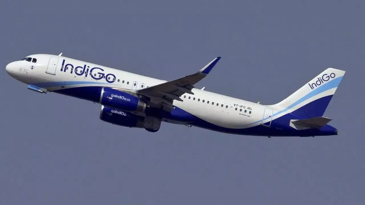 IndiGo Crisis : పెరిగిన టికెట్ ధరలు, రద్దైన విమానాలతో ఇండిగో సంక్షోభం..మూడీస్ రేటిం ఏజెన్సీ హెచ్చరిక IndiGo Crisis : పెరిగిన టికెట్ ధరలు, రద్దైన విమానాలతో ఇండిగో సంక్షోభం..మూడీస్ రేటిం ఏజెన్సీ హెచ్చరిక