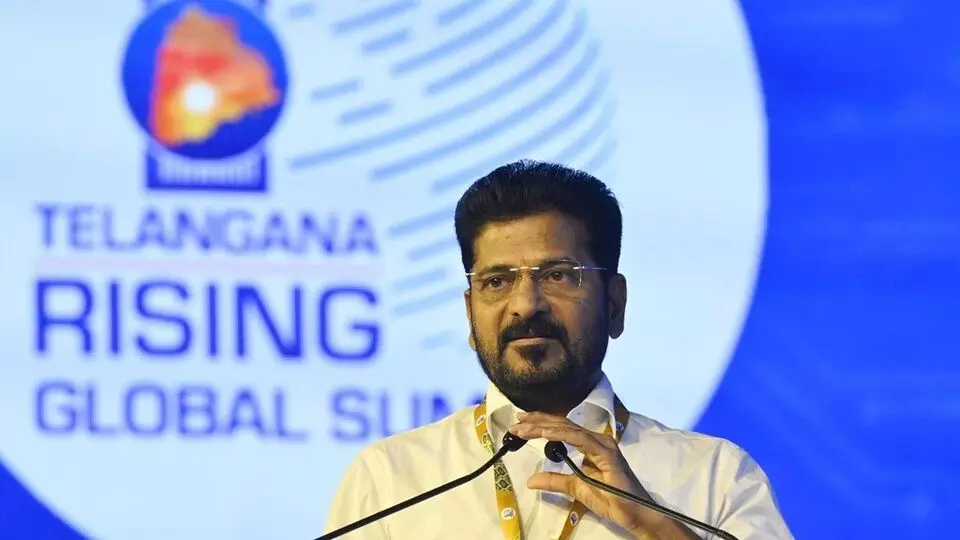 Telangana Thalli Statues Unveiled: తెలంగాణ తల్లి విగ్రహాల ఆవిష్కరణ: ఆరు దశాబ్దాల కల నెరవేర్చిన కాంగ్రెస్ ప్రభుత్వం – సీఎం రేవంత్ రెడ్డి Telangana Thalli Statues Unveiled: తెలంగాణ తల్లి విగ్రహాల ఆవిష్కరణ: ఆరు దశాబ్దాల కల నెరవేర్చిన కాంగ్రెస్ ప్రభుత్వం – సీఎం రేవంత్ రెడ్డి