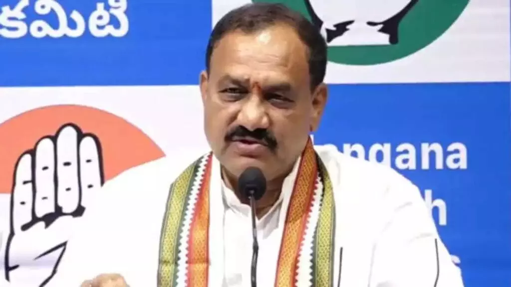 PCC President Mahesh Kumar Goud Praises CM Revanth: తెలంగాణకు రూ. 5.39 లక్షల కోట్ల పెట్టుబడులు.. సీఎం రేవంత్పై పీసీసీ అధ్యక్ష్ మహేష్ కుమార్ గౌడ్ ప్రశంసలు PCC President Mahesh Kumar Goud Praises CM Revanth: తెలంగాణకు రూ. 5.39 లక్షల కోట్ల పెట్టుబడులు.. సీఎం రేవంత్పై పీసీసీ అధ్యక్ష్ మహేష్ కుమార్ గౌడ్ ప్రశంసలు