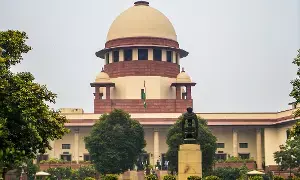 Supreme Court Clarifies:  సుప్రీంకోర్టు స్పష్టం: ఎస్‌ఐఆర్ దర్యాప్తు తప్పనిసరిగా కొనసాగాలి.. రాష్ట్రాలకు ఆపలేవని ఆదేశం