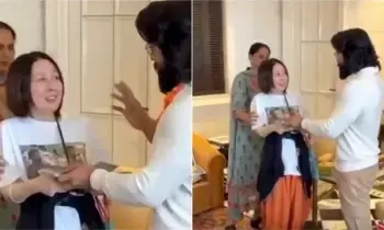 Ram Charan Wins Hearts with His Simplicity: రామ్ చరణ్ సింప్లిసిటీకి అంతా ఫిదా.. జపాన్ ఫ్యాన్స్ను ప్రత్యేకంగా కలిసిన మెగాపవర్ స్టార్ Ram Charan Wins Hearts with His Simplicity: రామ్ చరణ్ సింప్లిసిటీకి అంతా ఫిదా.. జపాన్ ఫ్యాన్స్ను ప్రత్యేకంగా కలిసిన మెగాపవర్ స్టార్