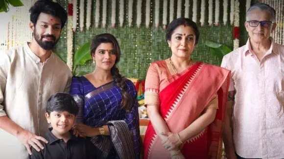Ramyakrishna and Aishwarya Rajesh in a Culinary Face-Off: రమ్యకృష్ణ, ఐశ్వర్య రాజేశ్ పాకశాల పంతం.. వంటల పోటీ నేపథ్యంలో ఆసక్తికర చిత్రం.. Ramyakrishna and Aishwarya Rajesh in a Culinary Face-Off: రమ్యకృష్ణ, ఐశ్వర్య రాజేశ్ పాకశాల పంతం.. వంటల పోటీ నేపథ్యంలో ఆసక్తికర చిత్రం..
