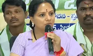 Kavitha Responds: కవిత స్పందన: మాధవరం ఆరోపణలు కోపావేశానికి సంకేతం Kavitha Responds: కవిత స్పందన: మాధవరం ఆరోపణలు కోపావేశానికి సంకేతం