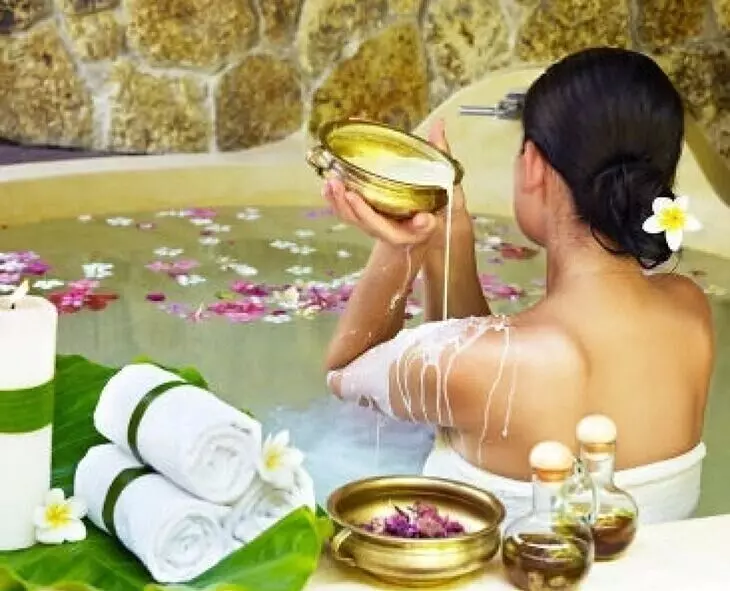 Ayurvedic Bath: ఆయుర్వేద స్నానం: ఆరోగ్యం, చర్మ సౌందర్యానికి అద్భుత ఔషధం Ayurvedic Bath: ఆయుర్వేద స్నానం: ఆరోగ్యం, చర్మ సౌందర్యానికి అద్భుత ఔషధం