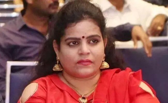 Actress Karate Kalyani: బిగ్బాస్పై సీనియర్ నటి సంచలన కామెంట్స్.. Actress Karate Kalyani: బిగ్బాస్పై సీనియర్ నటి సంచలన కామెంట్స్..