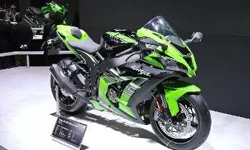 Kawasaki : బైక్ లవర్స్‌కి బంపర్ ఆఫర్..కవాసకి సూపర్ బైక్‌పై రూ.2.50 లక్షల భారీ తగ్గింపు