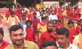 Bhavani Deeksha: ఇంద్రకీలాద్రిపై భవానీల దీక్ష విరమణ ప్రారంభం Bhavani Deeksha: ఇంద్రకీలాద్రిపై భవానీల దీక్ష విరమణ ప్రారంభం