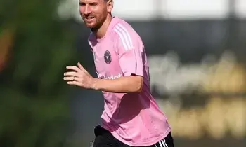Messi in Hyderabad: హైదరాబాద్కు మెస్సీ: ఒక్క ఫొటోకి రూ.9.95 లక్షలు Messi in Hyderabad: హైదరాబాద్కు మెస్సీ: ఒక్క ఫొటోకి రూ.9.95 లక్షలు