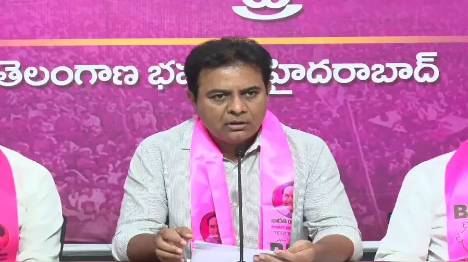 KTR’s Remarks: పంచాయతీ ఎన్నికల ఫలితాలతో కాంగ్రెస్కు గ్రామాల నుంచే పతనం ప్రారంభం: కేటీఆర్ వ్యాఖ్యలు KTR’s Remarks: పంచాయతీ ఎన్నికల ఫలితాలతో కాంగ్రెస్కు గ్రామాల నుంచే పతనం ప్రారంభం: కేటీఆర్ వ్యాఖ్యలు