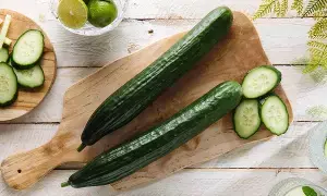 Cucumber: దోసకాయ: ఎవరికి మంచిది కాదు?.. నిపుణులు ఏమంటున్నారు..? Cucumber: దోసకాయ: ఎవరికి మంచిది కాదు?.. నిపుణులు ఏమంటున్నారు..?
