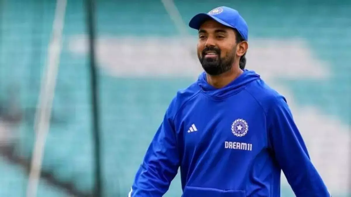 Vijay Hazare Trophy: విజయ్ హజారే ట్రోఫీ: మయాంక్ కెప్టెన్సీలో కేఎల్ రాహుల్.. టీమ్ ఫుల్ జోష్! Vijay Hazare Trophy: విజయ్ హజారే ట్రోఫీ: మయాంక్ కెప్టెన్సీలో కేఎల్ రాహుల్.. టీమ్ ఫుల్ జోష్!