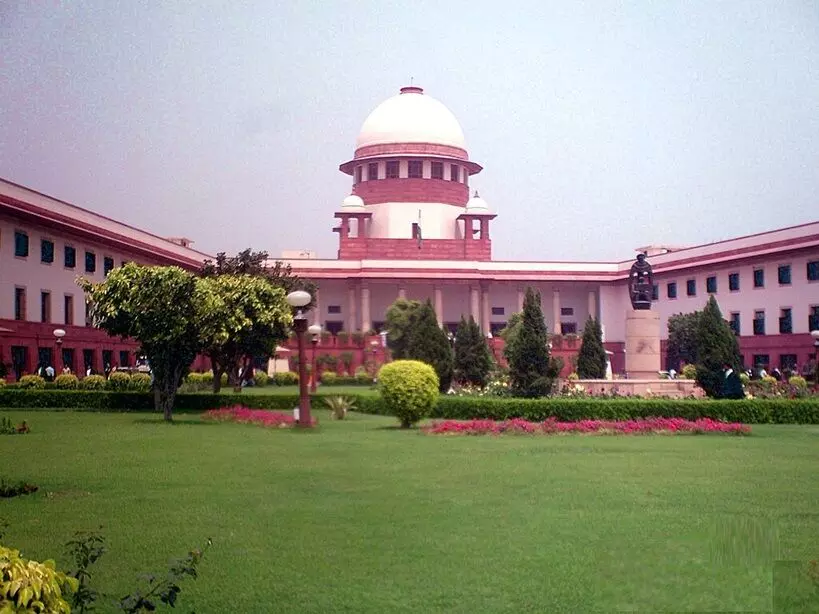 Supreme Court Expresses Anger: సుప్రీంకోర్టు ఆగ్రహం: తాగునీటే లేని వారి కోసం ఆలోచించండి.. బాటిల్ వాటర్ నాణ్యతపై పిటిషన్ ఎందుకు? Supreme Court Expresses Anger: సుప్రీంకోర్టు ఆగ్రహం: తాగునీటే లేని వారి కోసం ఆలోచించండి.. బాటిల్ వాటర్ నాణ్యతపై పిటిషన్ ఎందుకు?