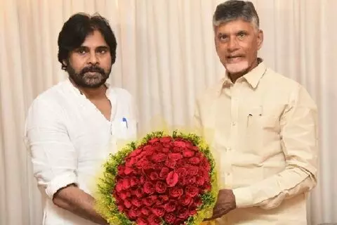 Pawan Kalyan Congratulates Chandrababu: పవన్ అభినందనలు: చంద్రబాబుకు అవార్డు రాష్ట్రానికే గౌరవం Pawan Kalyan Congratulates Chandrababu: పవన్ అభినందనలు: చంద్రబాబుకు అవార్డు రాష్ట్రానికే గౌరవం