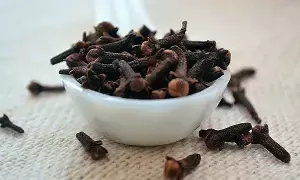 Eat One Clove at Night: రాత్రి పూట ఒక లవంగం తింటే ఈ సమస్యలన్నీ మాయం Eat One Clove at Night: రాత్రి పూట ఒక లవంగం తింటే ఈ సమస్యలన్నీ మాయం