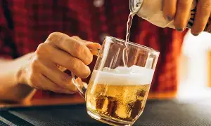 Drinking Beer to Relieve Stress: ఒత్తిడి పోవాలని బీర్ తాగుతున్నారా..? అయితే ఈ విషయాలు ఖచ్చితంగా తెలుసుకోవాల్సిందే!