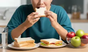 Eating White Bread: వైట్ బ్రెడ్ తింటున్నారా..? అయితే ఈ స్లో పాయిజన్ గురించి తప్పక తెలుసుకోండి..