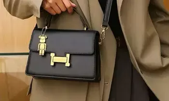 Such Items in Your Bag: అమ్మాయిలు మీ బ్యాగులో ఇలాంటి వస్తువులు ఉన్నాయా.?