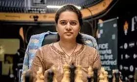 World Chess Battle: ప్రపంచ చెస్ సమరం.. టైటిల్ వేటలో భారత దిగ్గజాలు..
