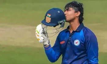 Vaibhav Suryavanshi: ఏబీడీ రికార్డు బద్దలు.. 14 ఏళ్లకే ప్రపంచ రికార్డులతో ఊచకోత కోసిన వైభవ్!