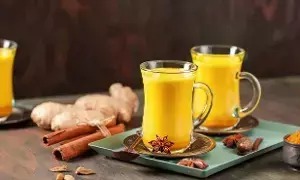 Drinking Turmeric Milk at Night: రాత్రిపూట పసుపు పాలు తాగితే ఇన్ని లాభాలా? Drinking Turmeric Milk at Night: రాత్రిపూట పసుపు పాలు తాగితే ఇన్ని లాభాలా?