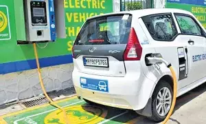 EV Revolution : పెట్రోల్ బంకుల్లోనే ఛార్జింగ్ సౌకర్యం..దేశవ్యాప్తంగా 27 వేలకు పైగా స్టేషన్లు..ఎలక్ట్రిక్ వాహనదారులకు పండగే