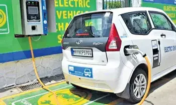 EV Revolution : పెట్రోల్ బంకుల్లోనే ఛార్జింగ్ సౌకర్యం..దేశవ్యాప్తంగా 27 వేలకు పైగా స్టేషన్లు..ఎలక్ట్రిక్ వాహనదారులకు పండగే