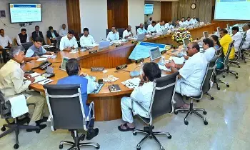 AP Cabinet Meeting: కొత్త జిల్లాలు పోలవరం, మార్కాపురం.. అన్నమయ్యకు మదనపల్లె కేంద్రం AP Cabinet Meeting: కొత్త జిల్లాలు పోలవరం, మార్కాపురం.. అన్నమయ్యకు మదనపల్లె కేంద్రం