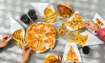 Eating These Snacks After 6 PM: సాయంత్రం 6 దాటిన తర్వాత ఈ స్నాక్స్ తింటున్నారా..?