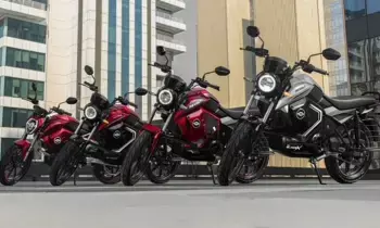 Two Wheeler Sales : షోరూమ్‌ల ముందు క్యూలు..రిజిస్ట్రేషన్ల మోత..2 కోట్ల పైగా బైకులు, స్కూటర్ల విక్రయం